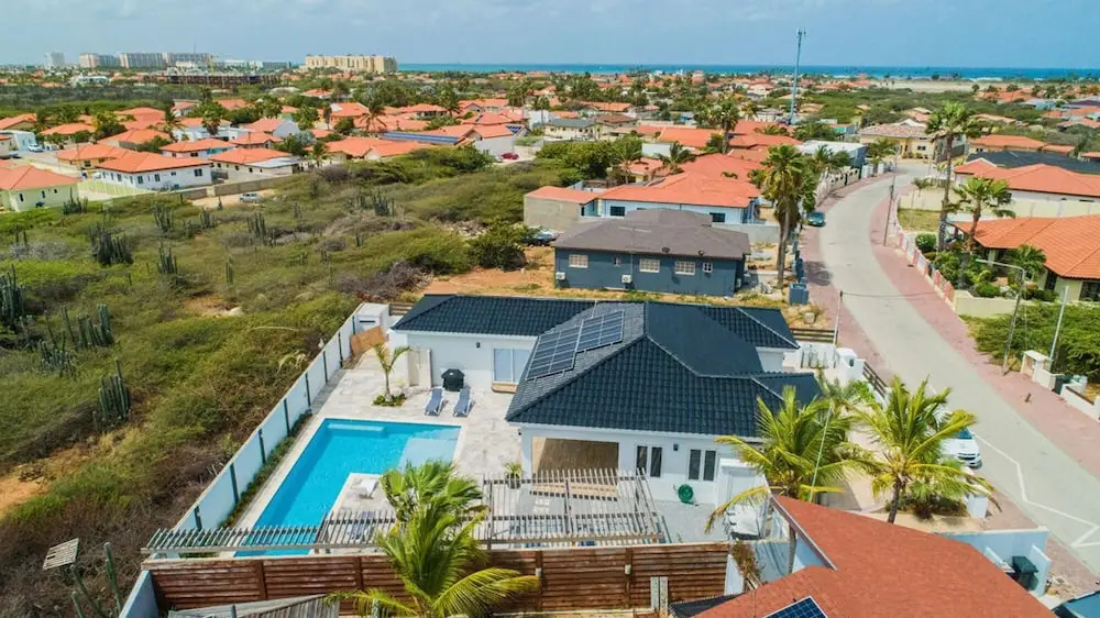 New 3BR 2BA With Huge Pool and Outdoor Area BBQ