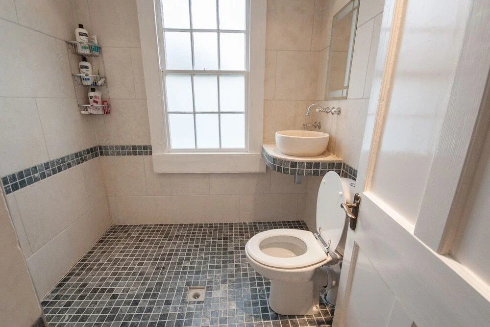 Spacious 5 Bed Ideally Located in the Heart of Historic Bath City Cent