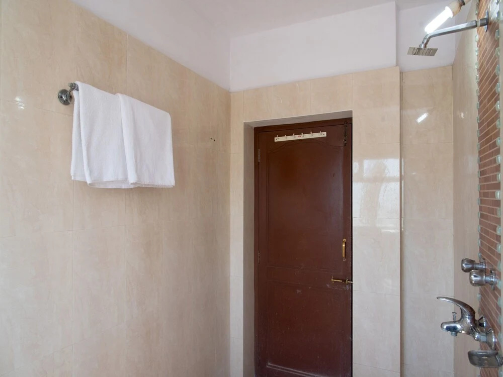 OYO 12250 Home Kesar Vilas near Trident Udaivilas
