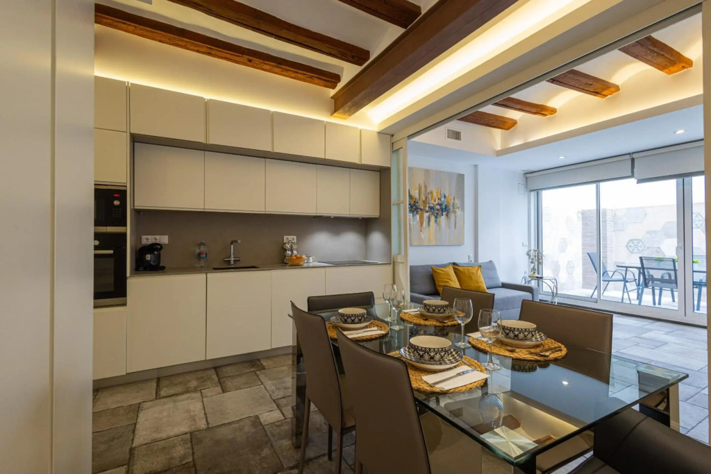 CENTER MODERN 1BR 2Bth TERRACE WI-FI AC