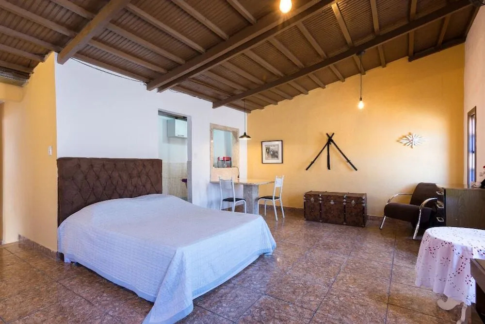 Man Cave Hospedaria
