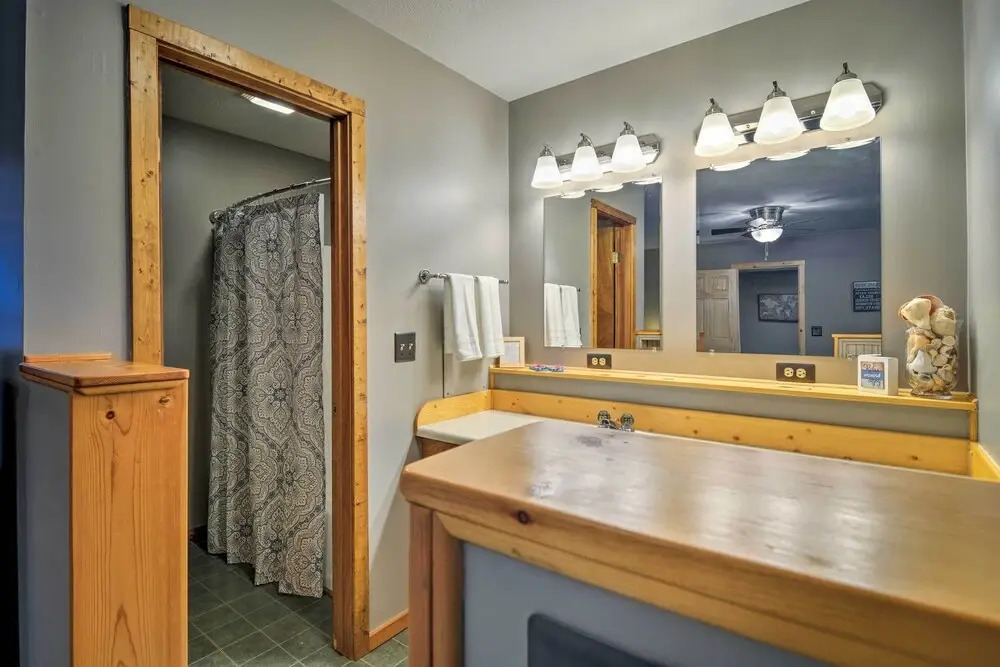 All Season Big Bear Lake House, Walk to Beach