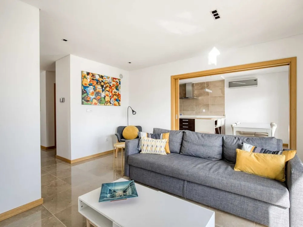 Modern Villa with Pool and barbecue