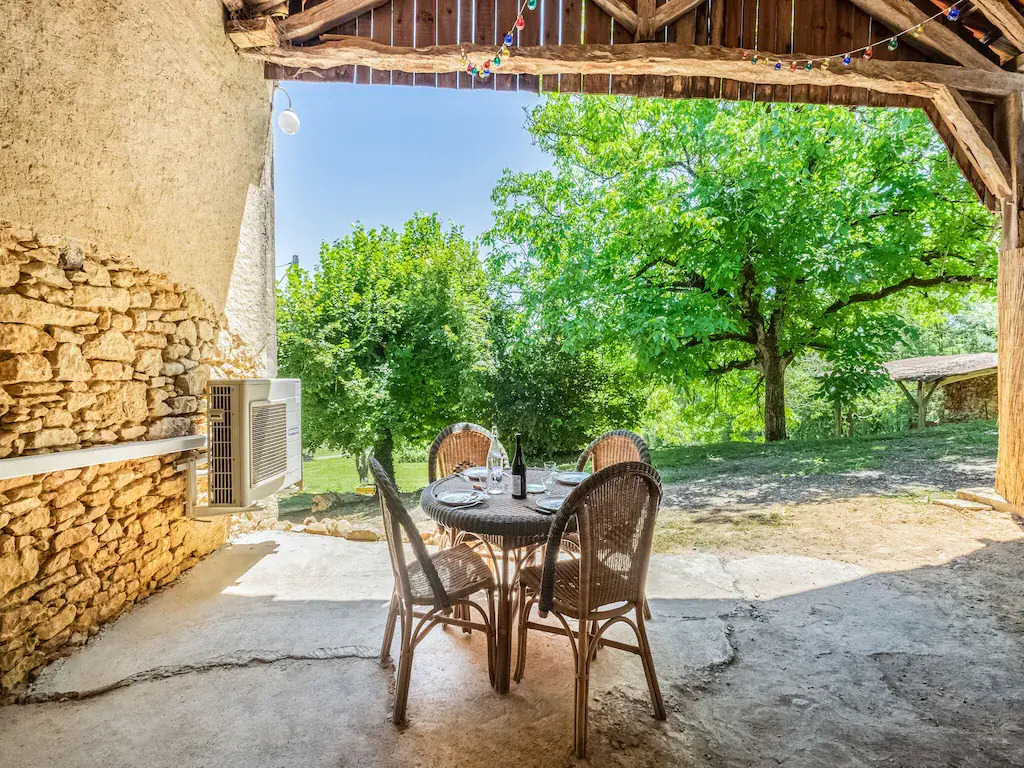 Tranquil Holiday Home in Soturac with pool