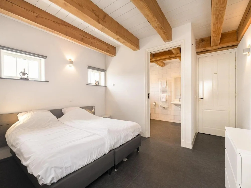 Fantastic Farmhouse for 22 in Callantsoog