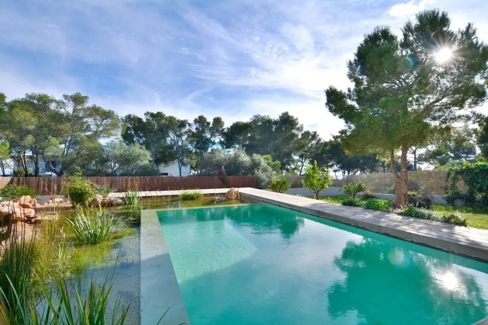 Unique Modern Villa with very pool