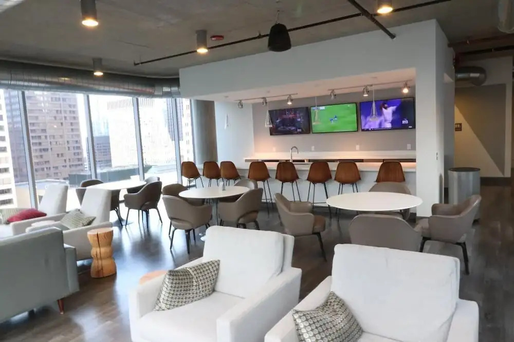 DCH 215 Lake