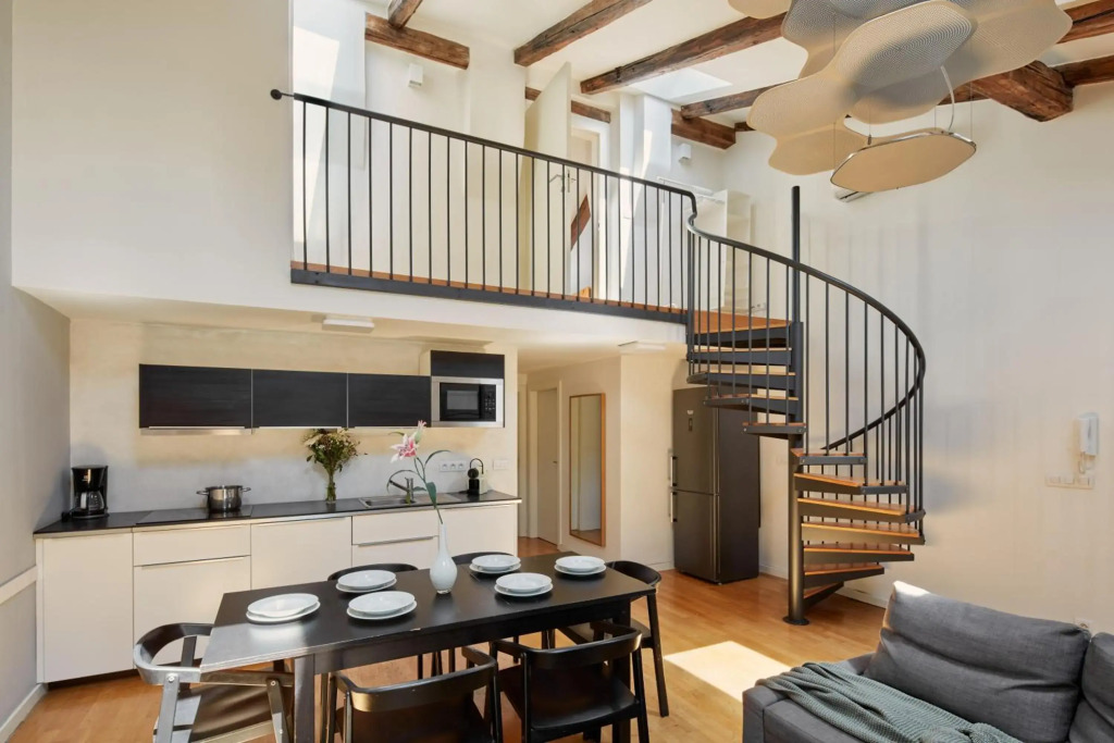 Bright Loft in New Town by Prague Days