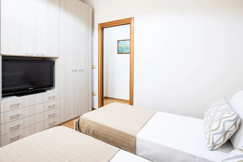 Spacious 3 bedrooms apartment in Sorrento OldTown