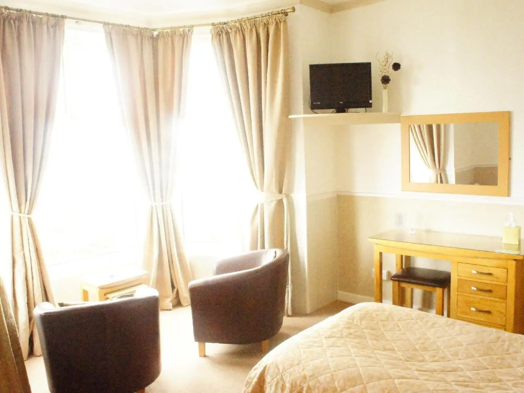 Plas Isa Hotel