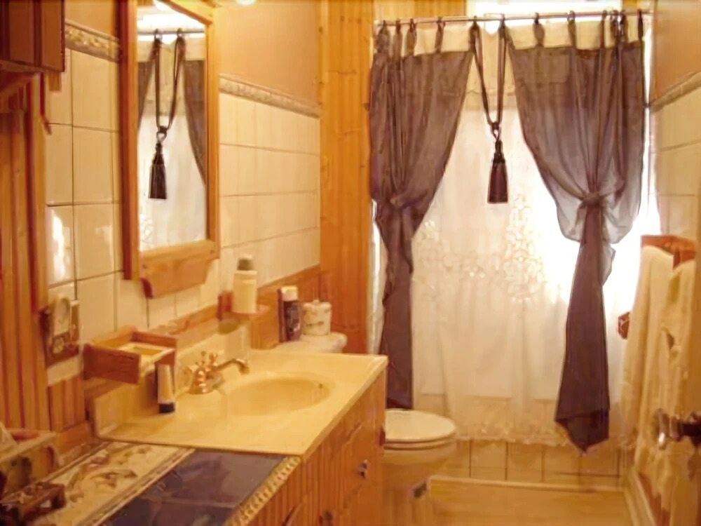 Niagara On The Lake Historic Rental Cottage