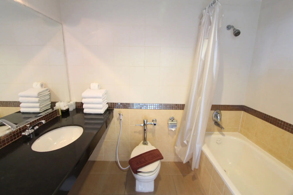 Crown Pattaya Beach Hotel