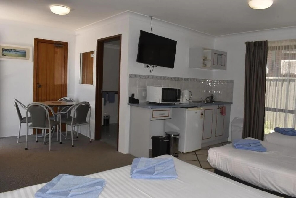 Port OCall Motel