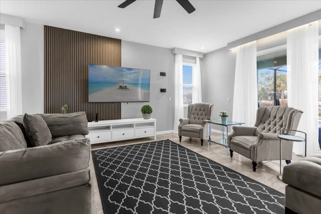 9 Bedrooms 6 Bathrooms Solara 8901 Cb