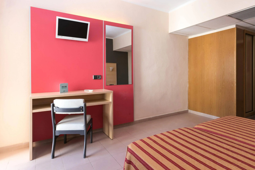 The Red Hotel - Только для взрослых