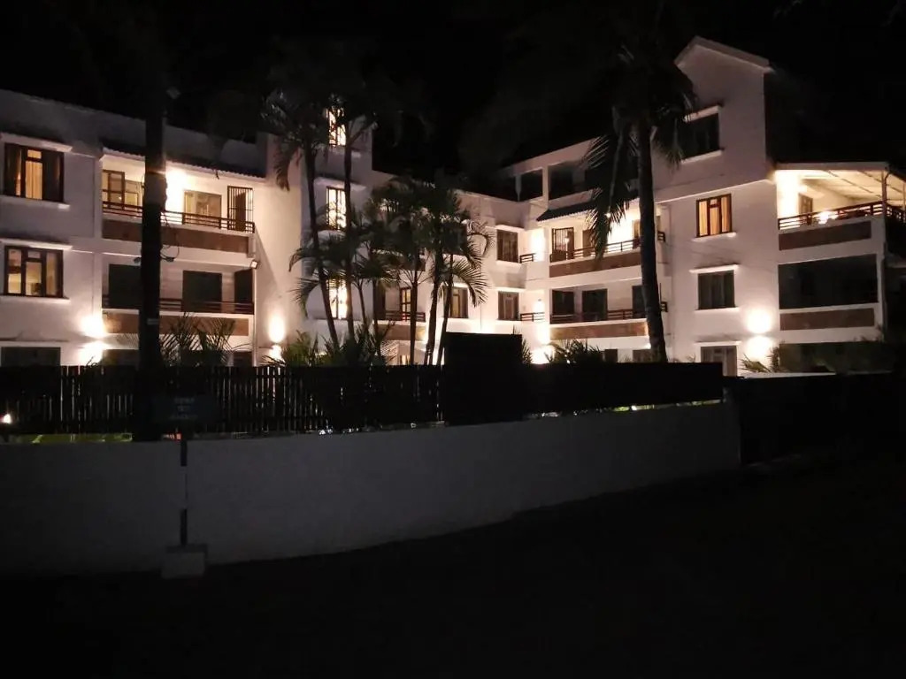 Sunkissed - Brand New Beach apartment located 50m from beach