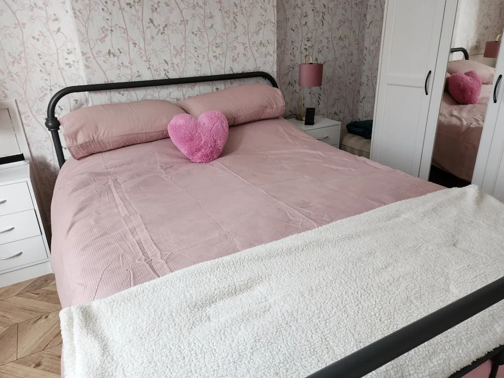 Apartment - Largs - Sleeps 4 - Pet Friendly