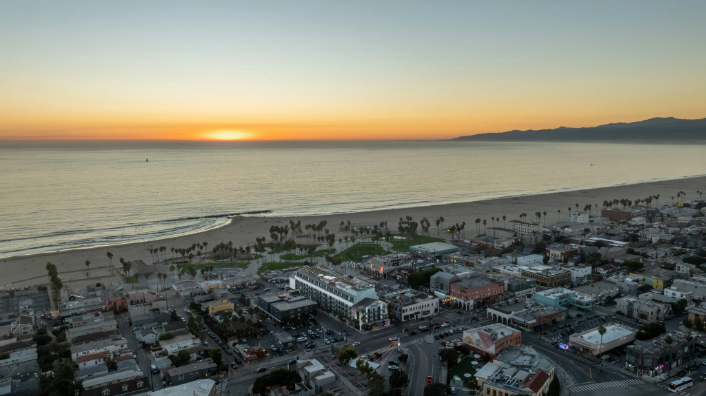 Отель Erwin Venice Beach
