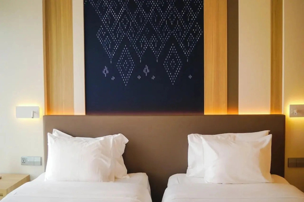 SZ Canalside Hotel