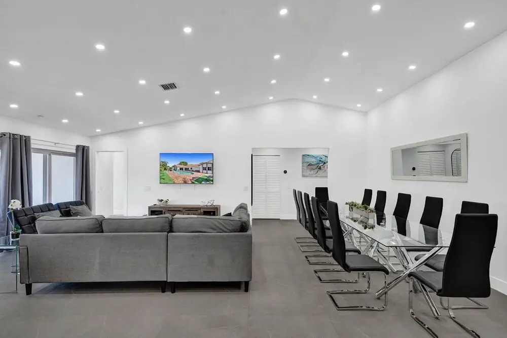 6BR Oasis with Heated Pool & Gameroom