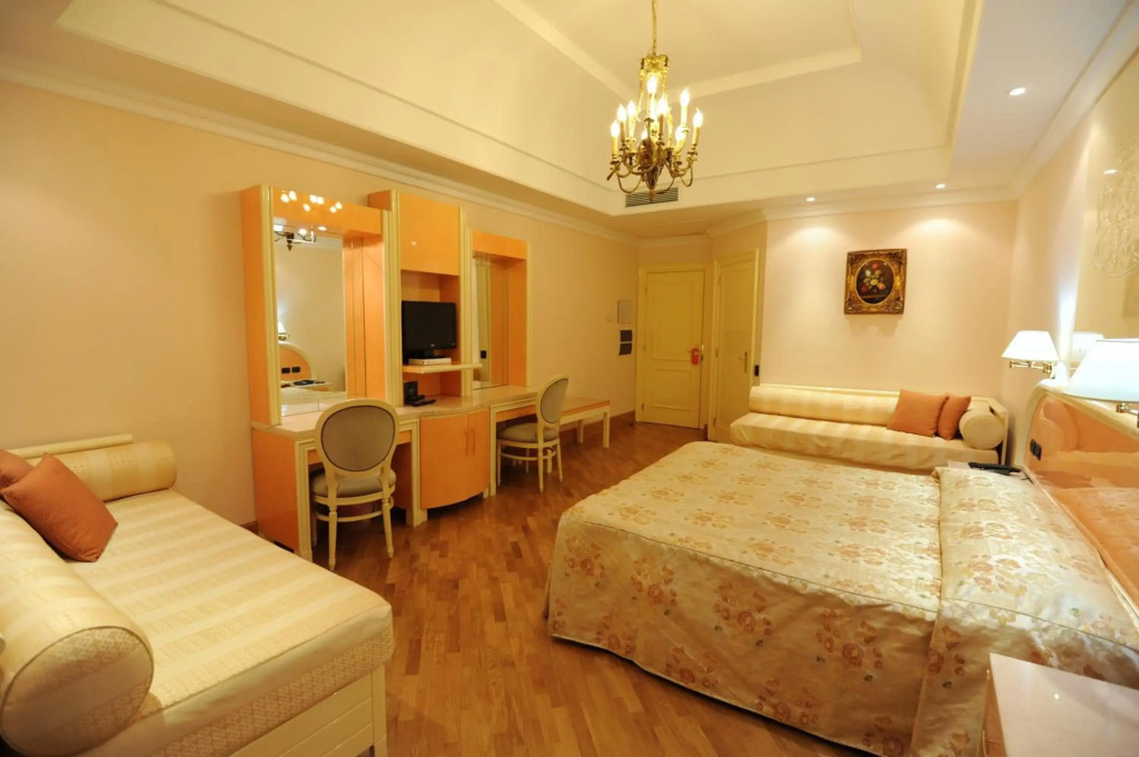 LH Hotel Domus Caesari