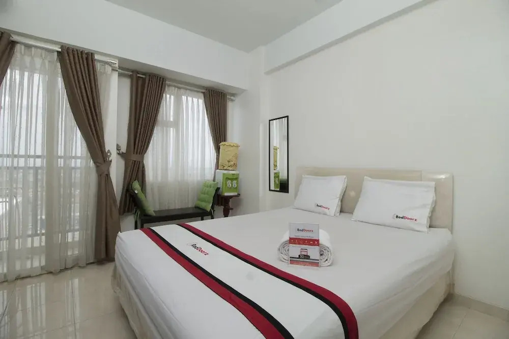 RedDoorz Apartment @ Margonda Residence 3