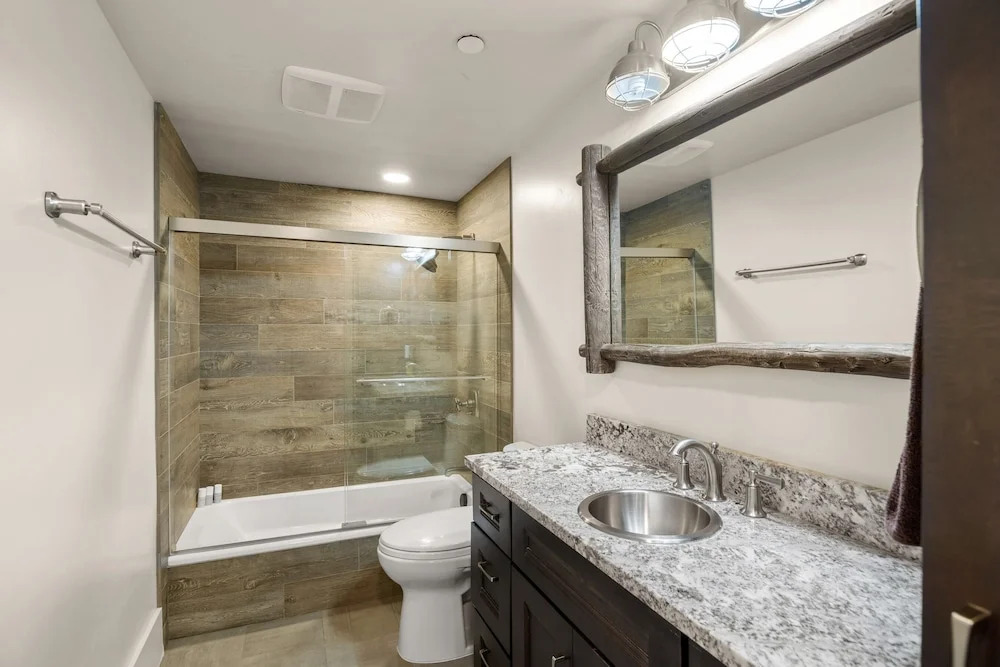 Central Aspen Condo Walk to Gondola & Ruby Park - LC5