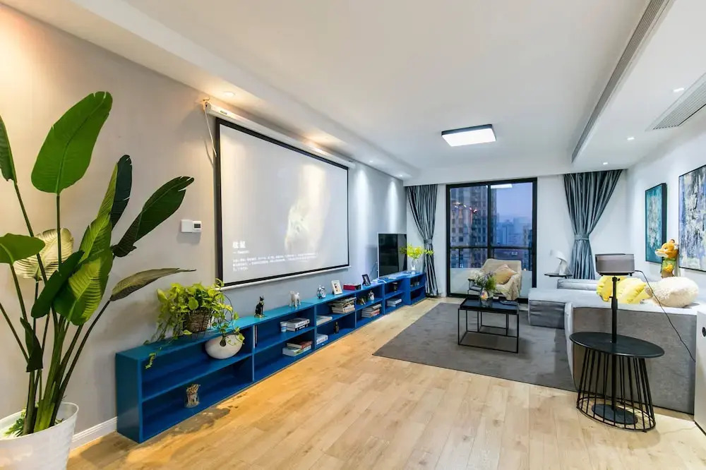 Henry's Apartment- Xujiahui Road