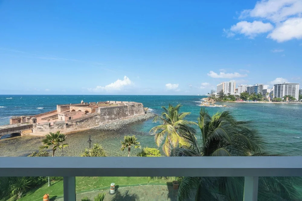 Condado Lagoon - Lux Waterfront Studios