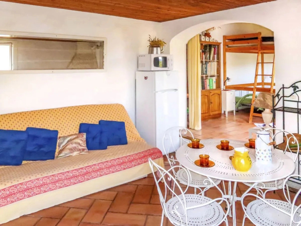 House Claudio Collabassa