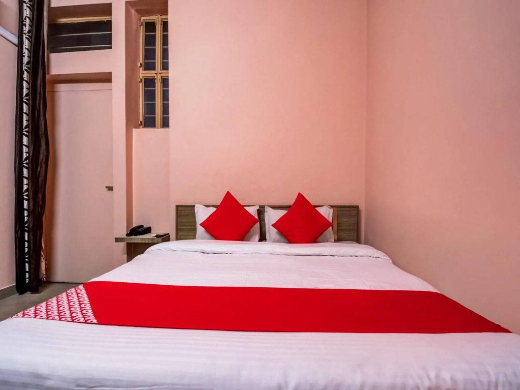 OYO 17250 Hotel Ganesham