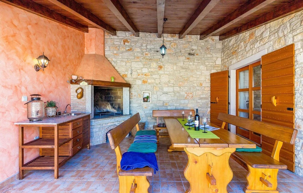 Amazing Home in Boduleri With Wifi and 4 Bedrooms