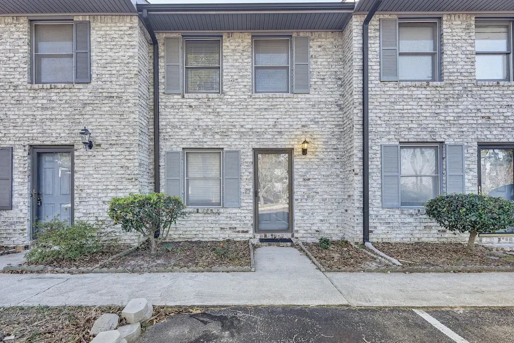1 Mi to Beach: Cozy Grand Strand Townhome!