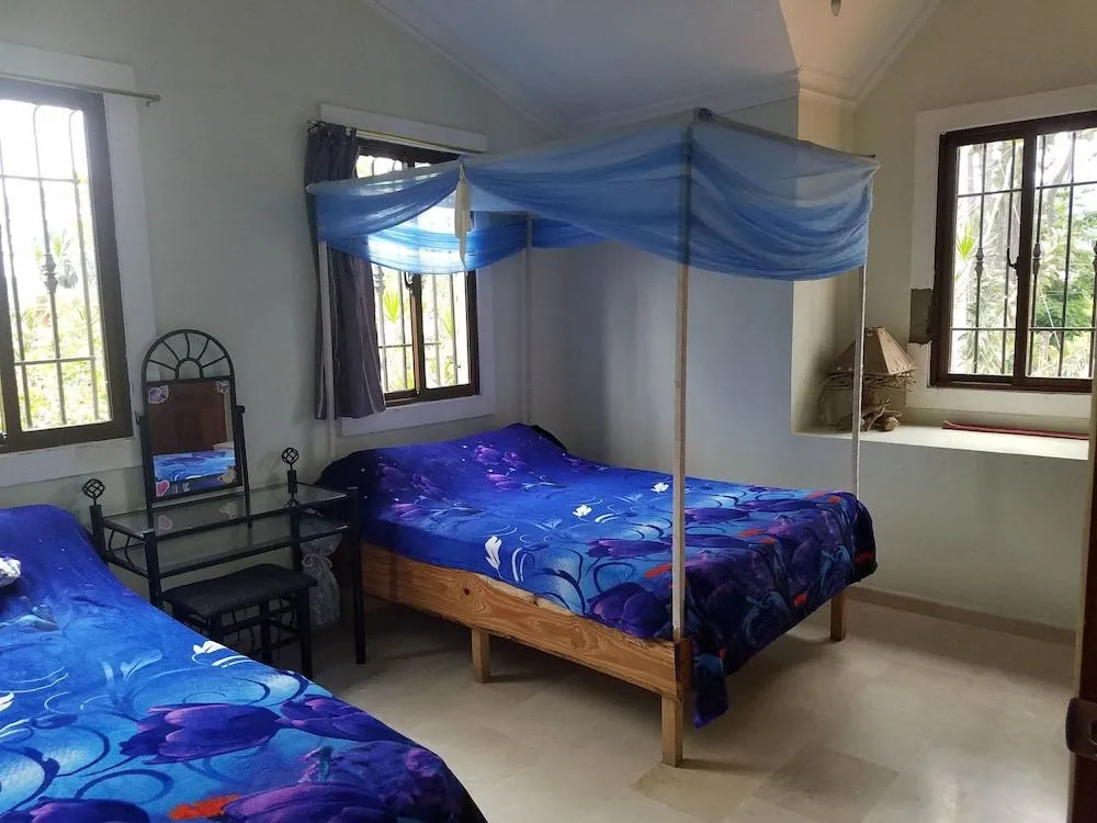 Casa Los Pinos B&B