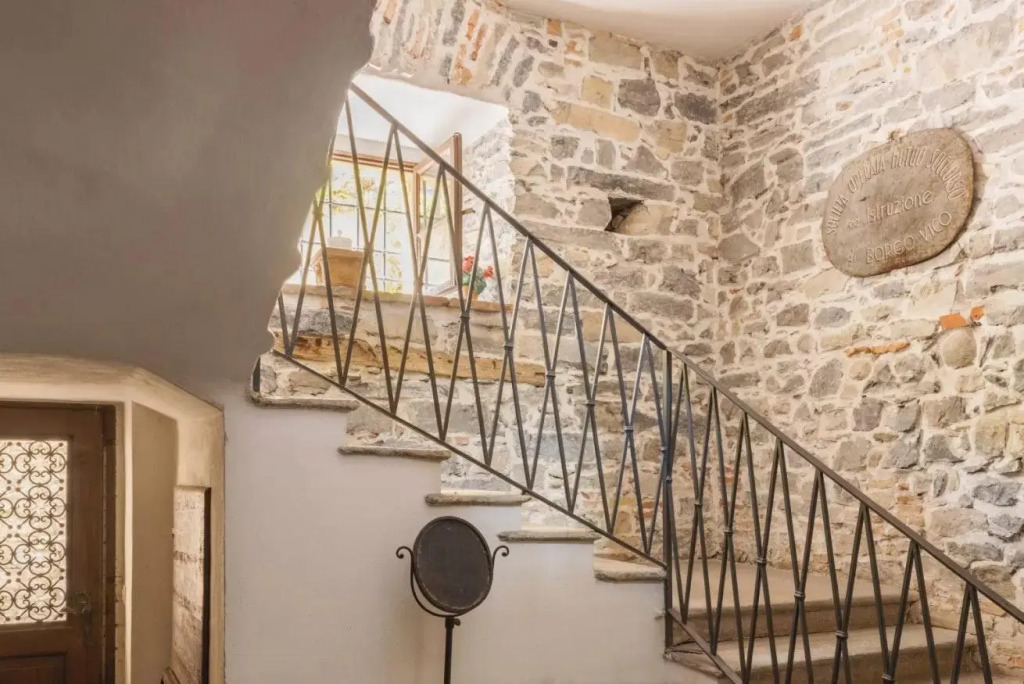 ALTIDO Charming & Stylish 1-BR Apartment in Como