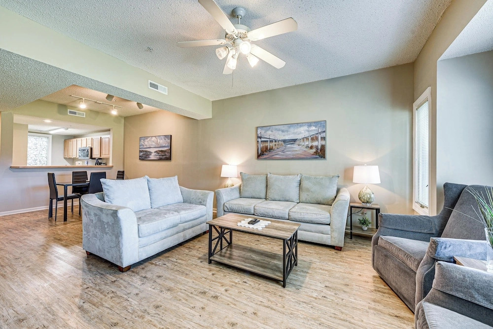 Family Friendly! Golf-front Haven in Cherry Grove