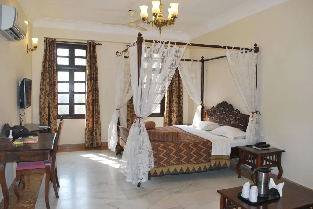 Hotel H R Palace