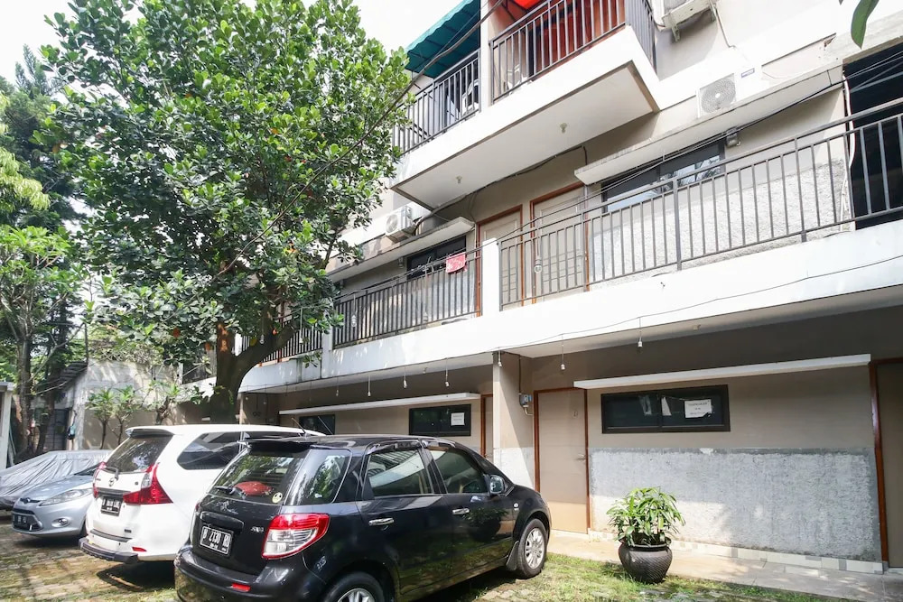 Airy Eco Rempoa Flamboyan Raya F2 Tangerang Selatan