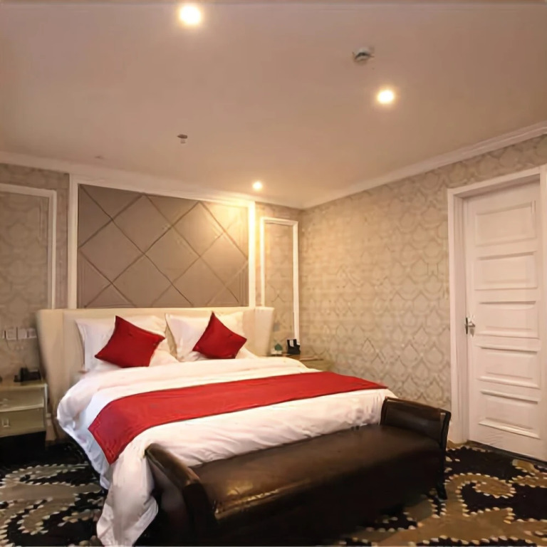 Golden Horse No. 1 Business Hotel
