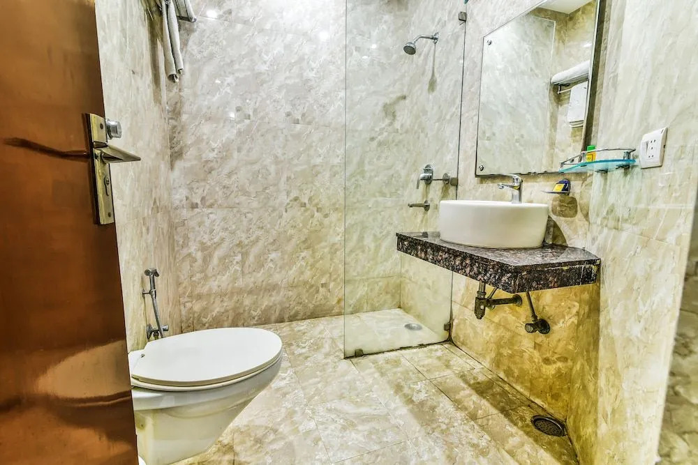FabHotel Kingston