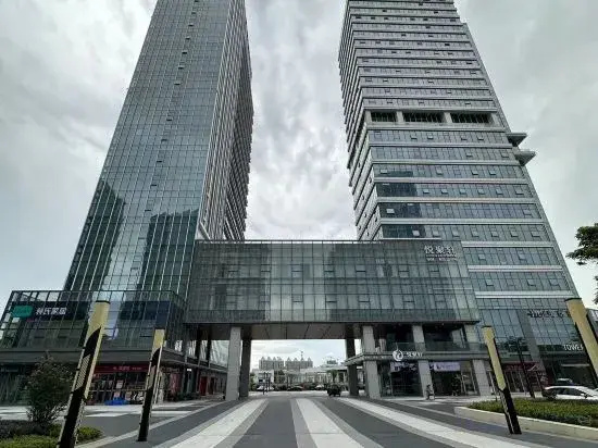 Yunqi International Apartment (Guangzhou International Financial City Sanxi Subway Station Store)