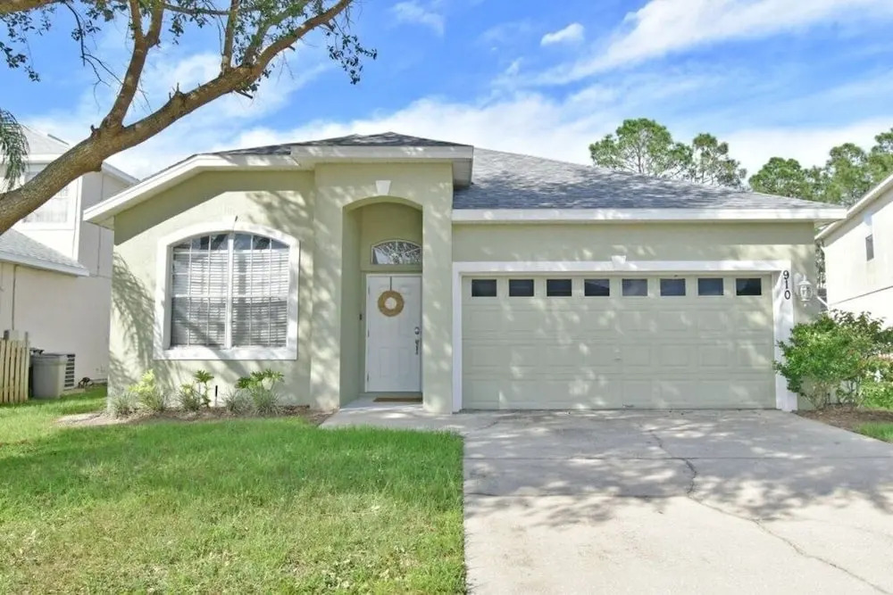 Themed Amazing 4bd Home At Highlands Reserve 4 Bedroom Villa by RedAwning, Davenport
