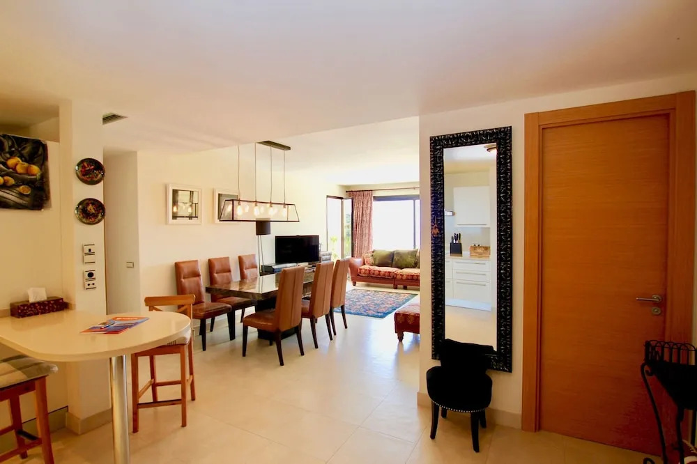 Samara 2 - Ultimate Seaview Apartment in Samara Resort, Heated Pool