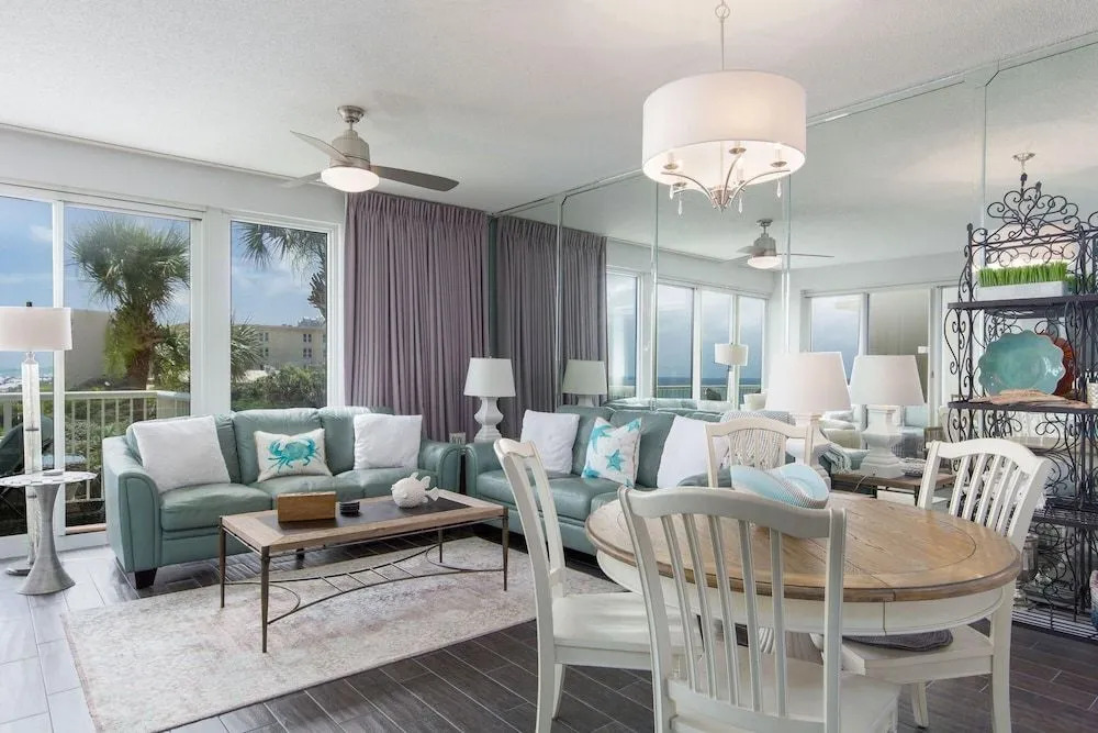 Crescent at Miramar By BlueSwell
