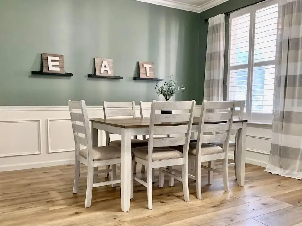 Saltee Cove Coastal Getaway - Charming 3 Bedroom/2.5 Bath Lowcountry Cottage