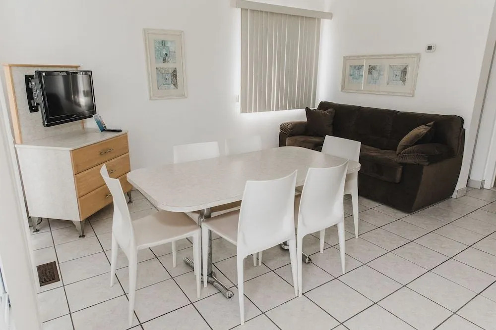 AA Heart of Wildwood Motels