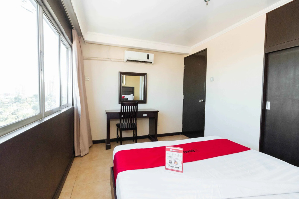 RedDoorz Plus @ Project 6 Quezon City