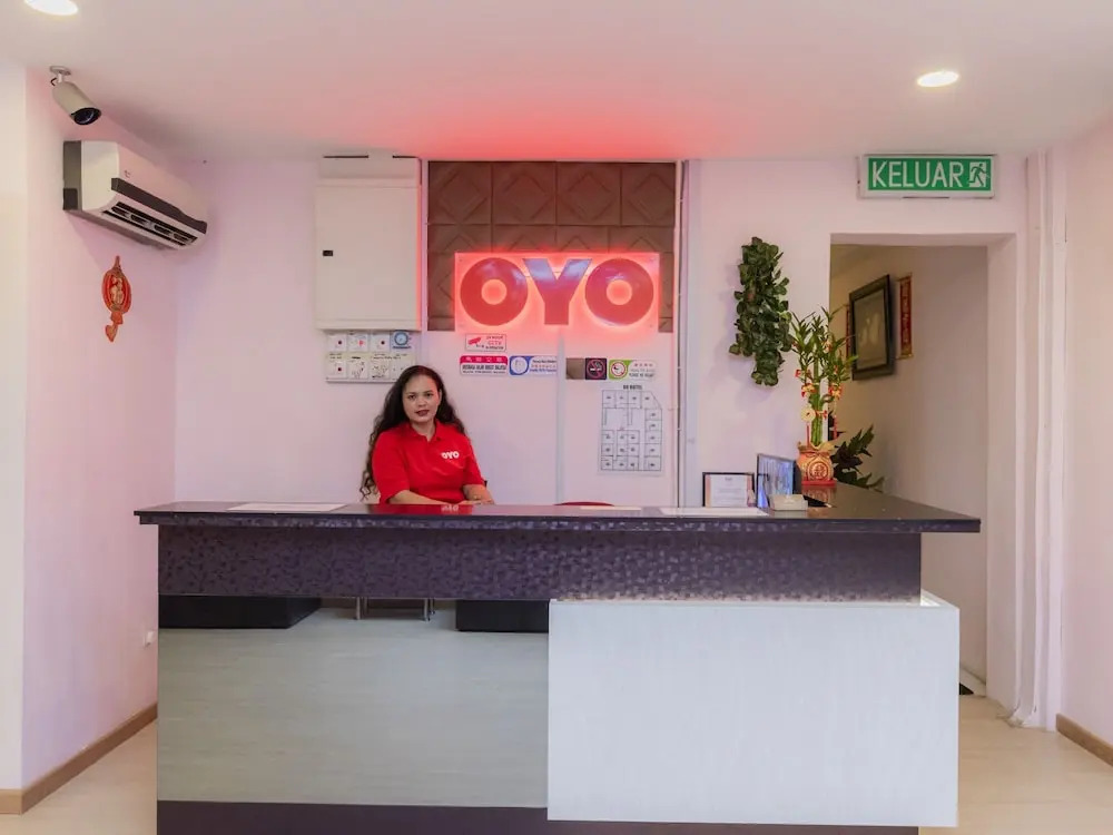 OYO 44026 98 Hotel