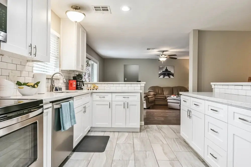 West End in SW Houston, Sleeps 10, Work-cation, King Bd, Pet, High Speed Wifi