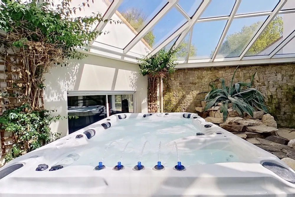 Les Jardins de la Muse, piscine couverte, spa et fitness